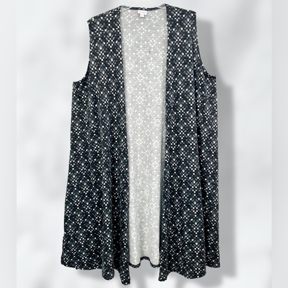 LuLaRoe Joy duster vest in a black, white, and grey geometric pattern / XL